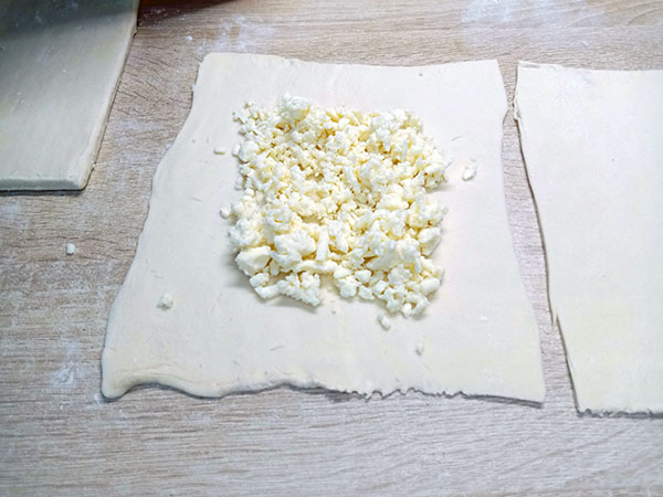 Сыр на тесте